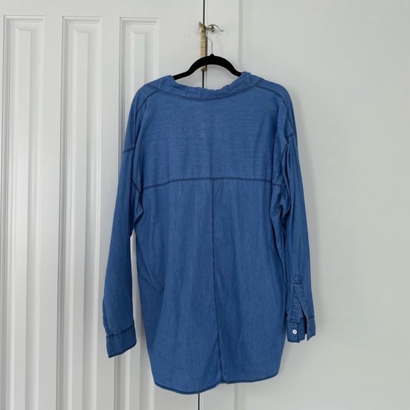 Old Navy Boyfriend Denim Shirt - Picture 3 of 6